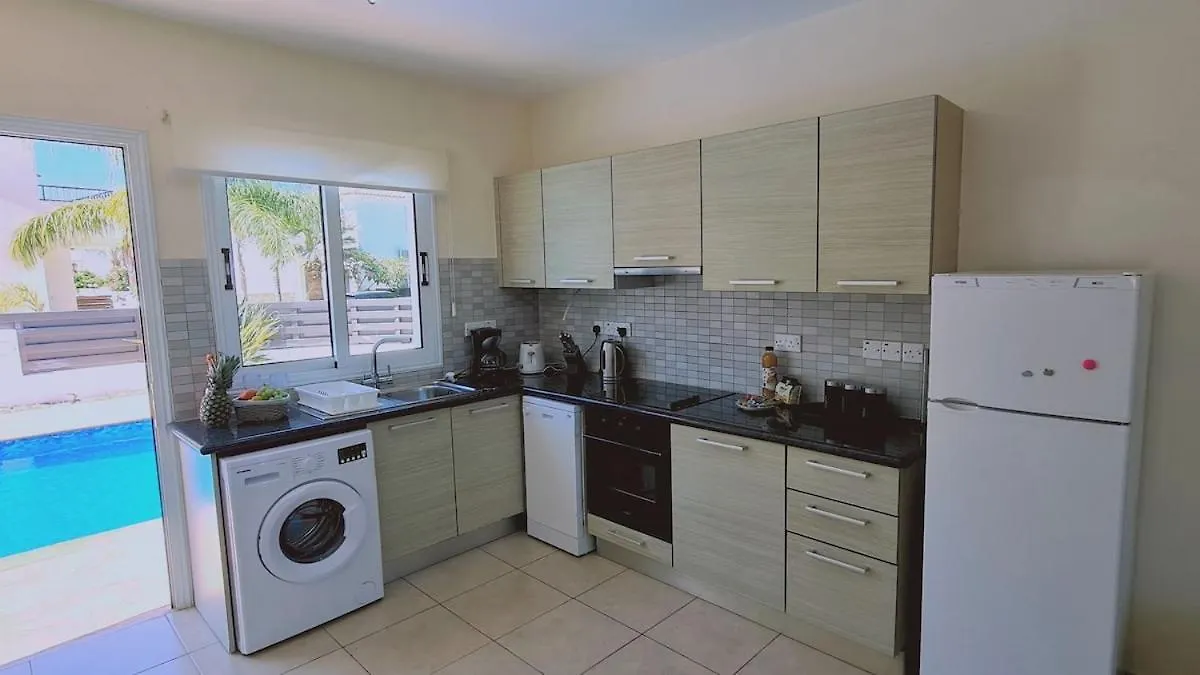 Stay Sunny Bay Villa Protaras